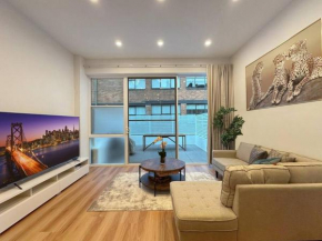 Sydney CBD Newly Renovated Large Terrace, Sydney